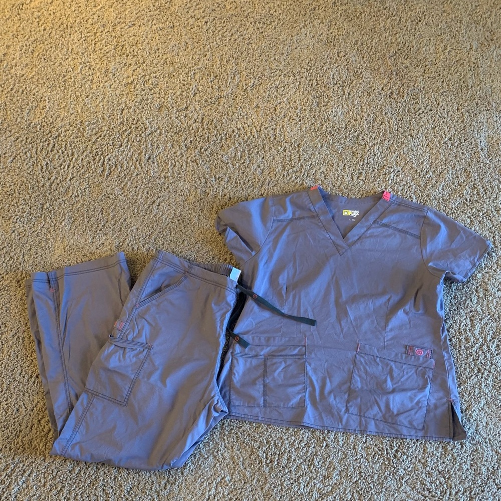 Wonder Wink Scrub Set. Grey. Top: L  Bottoms: XL Tall